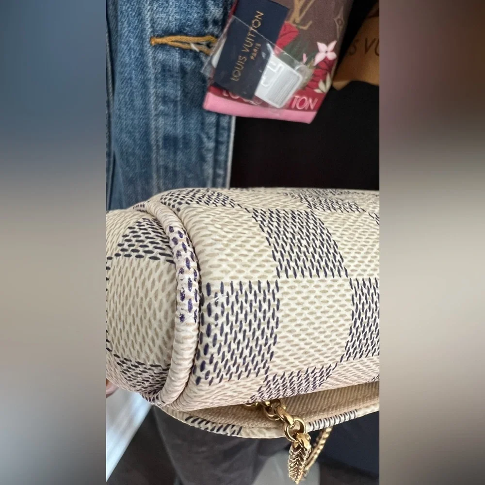 Authentic Louis Vuitton Favorite PM in Damier Azur Canvas - Picture 6 of 16